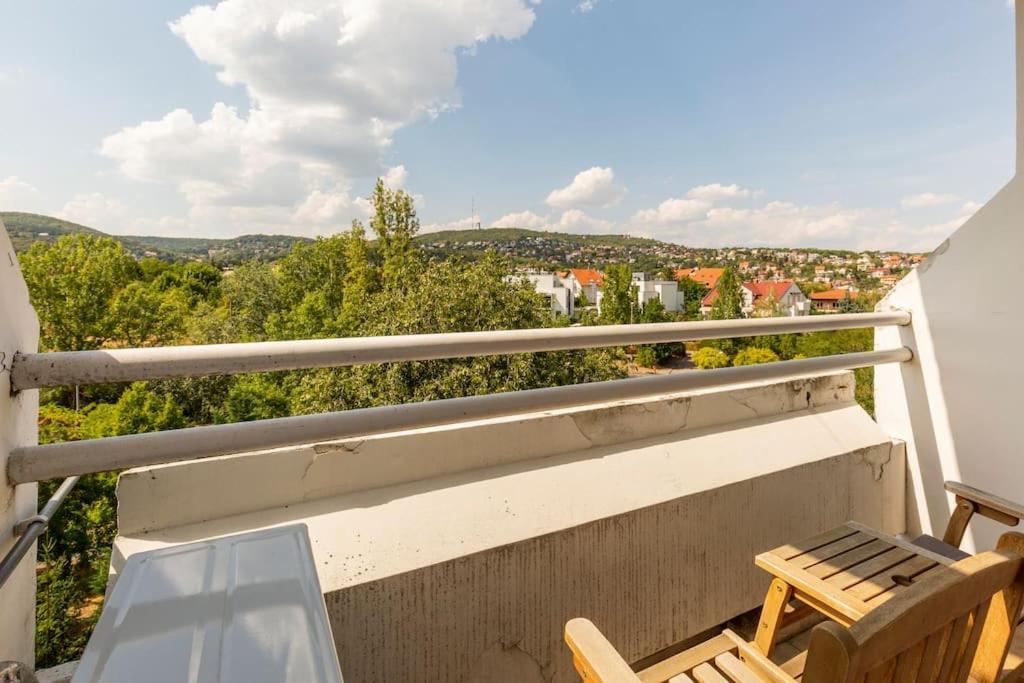 Lovely 1 Bedroom Flat - Gazdagret Budapeste Exterior foto